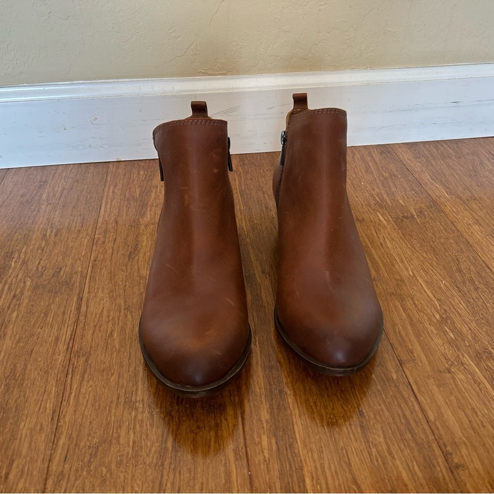 Lucky Brand Basel Ankle Booties in faux distressed Toffee Leather color Sz 9.5 - Picture 3 of 13